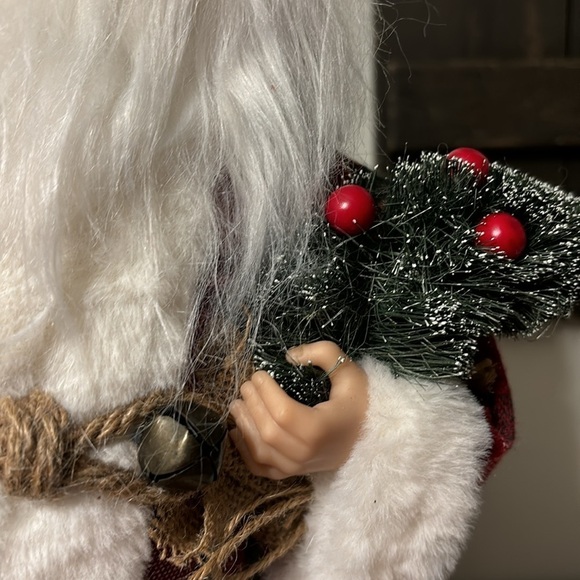 NWT WINTER WONDER LANE FAUX FUR PLAID SANTA WITH BOTTLE BRUSH TREE & BURLAP SACK - Picture 12 of 16